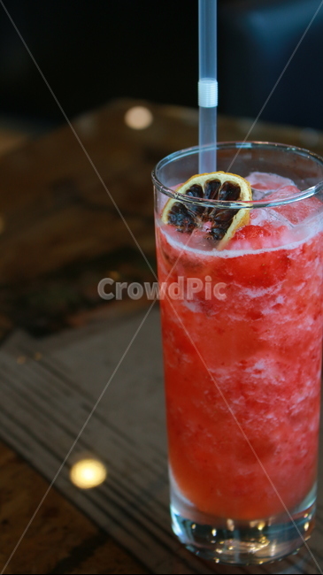 주스,에이드,생과일주스,생과일,딸기,음료,카페,접사,분위기,데코,데코레이션,음료수,drink,beverage,색깔,색상,색채,색감,color sense,color sensitivity,feeling of color