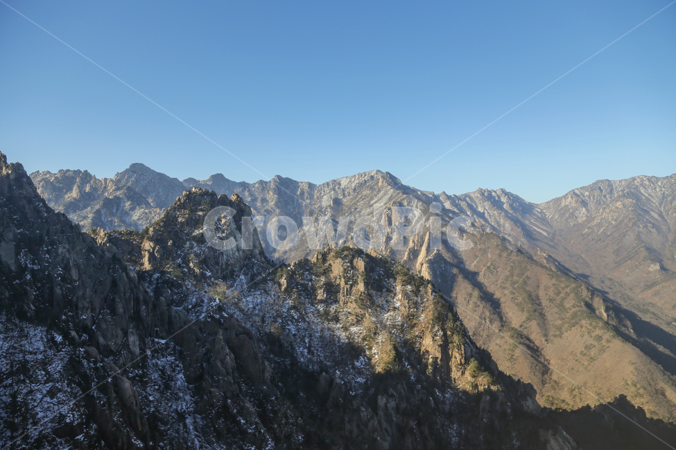 산,설악산,겨울,정상,mountain,nature,자연,mountainrange,겨울,계절,winter,season,자연,풍경,nature,landscape,한국자연풍경,한국자연경관,korea nature landscape,mountain range,산맥,outdoors,옥외,peak,피크