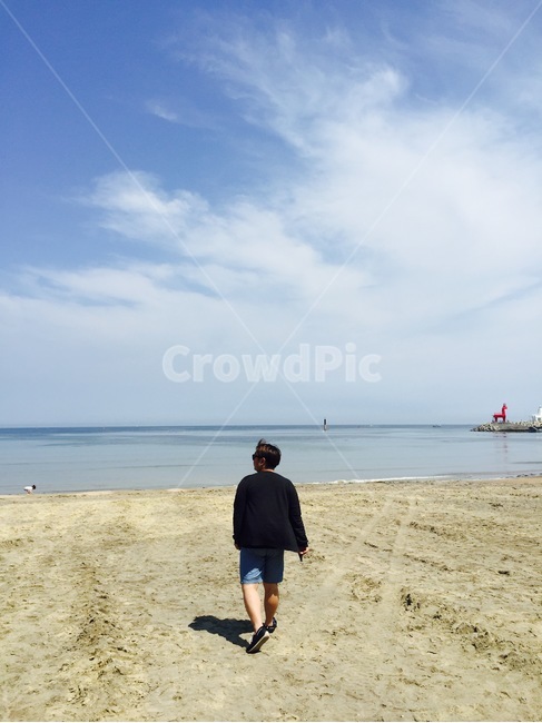 바다,해변,뒷모습,해수욕장,하늘