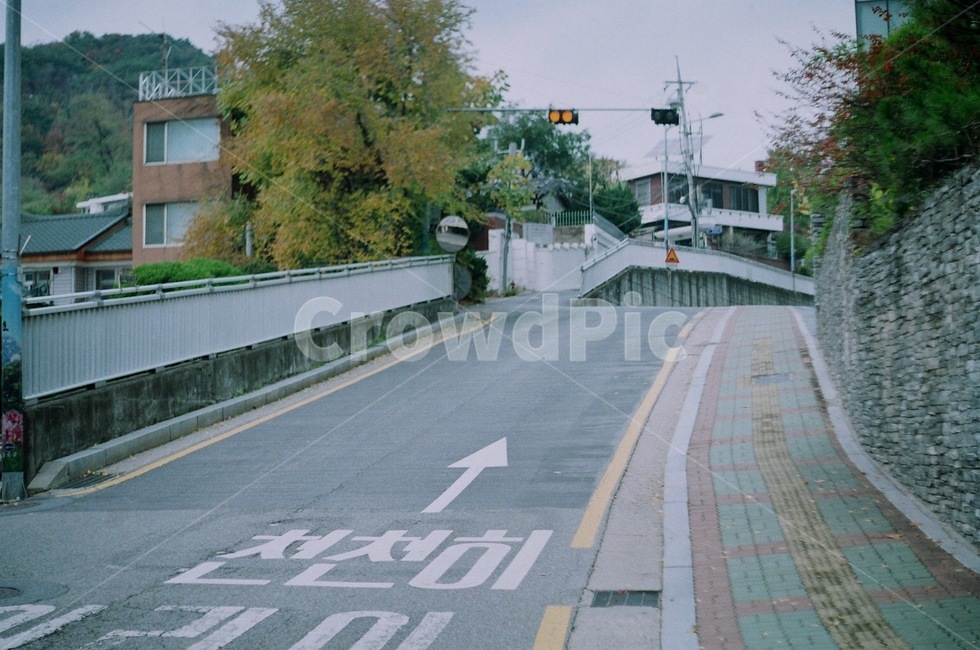길,언덕,도로,마을,동네,도시,풍경,city,landscape,한국도시풍경,한국도시경관,korea cityscape,골목길,alley,감성,sensible,feeling,road,asphalt,아스팔트
