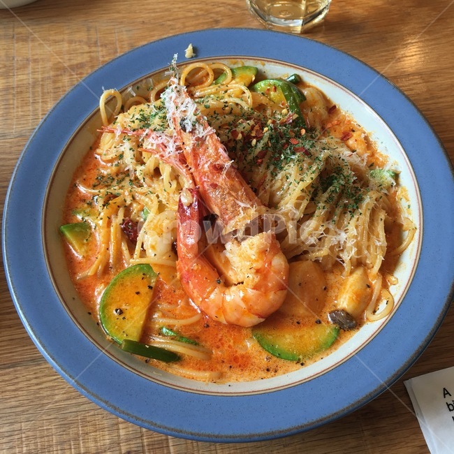 스파게티,해산물,새우,음식,토마토스파게티,접시