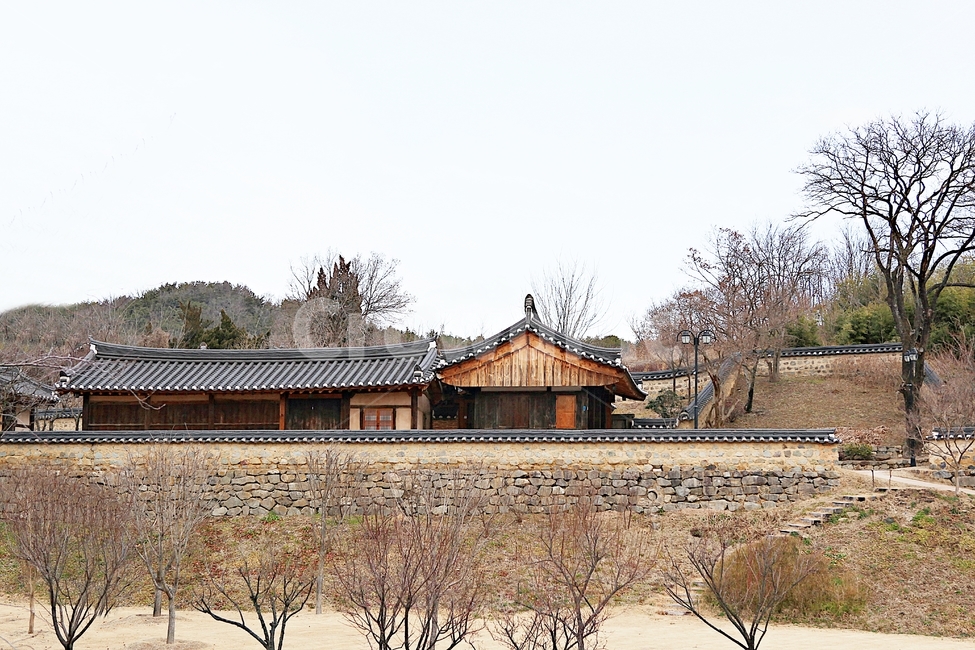 양동마을,한옥,기와집,집,전통집,한옥집,옛날집,자연,풍경,건물,한국전통,한국문화,korean traditional,korean culture,건축물,건물외관,exterior,building,structure,architecture,construction