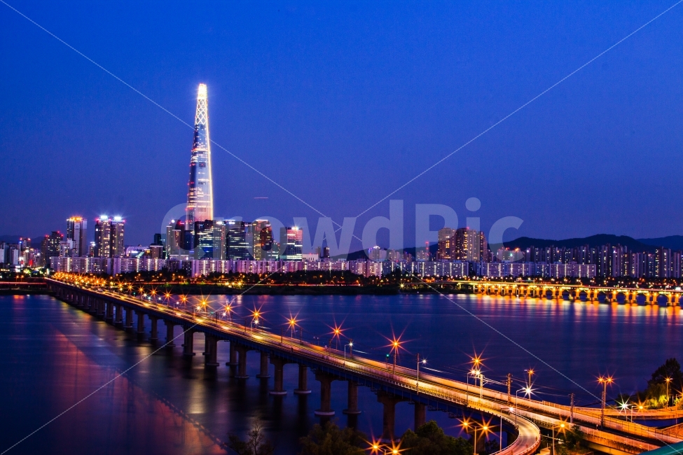 한강,잠실대교,강변,롯데타워,야경,야경사진,풍경,풍경사진,landscape,city,korea,한국,도시,풍경,city,landscape,야경,밤,nightscape,night,랜드마크,landmark,tourist attraction,시티,metropolis,중심지,urban,어반,building,건물,town
