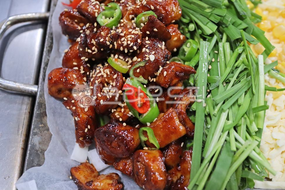 곱창,돼지곱창,막창,돼지막창,양념막창,양념곱창,양념,참깨,술안주,안주,곱창집,철판