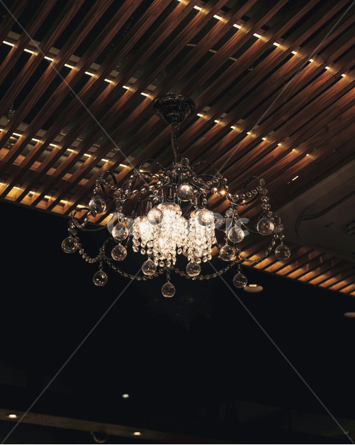 샹들리에,black,feeling,mood,전등,불빛,chandelier,카페,인테리어,실내디자인,interior design