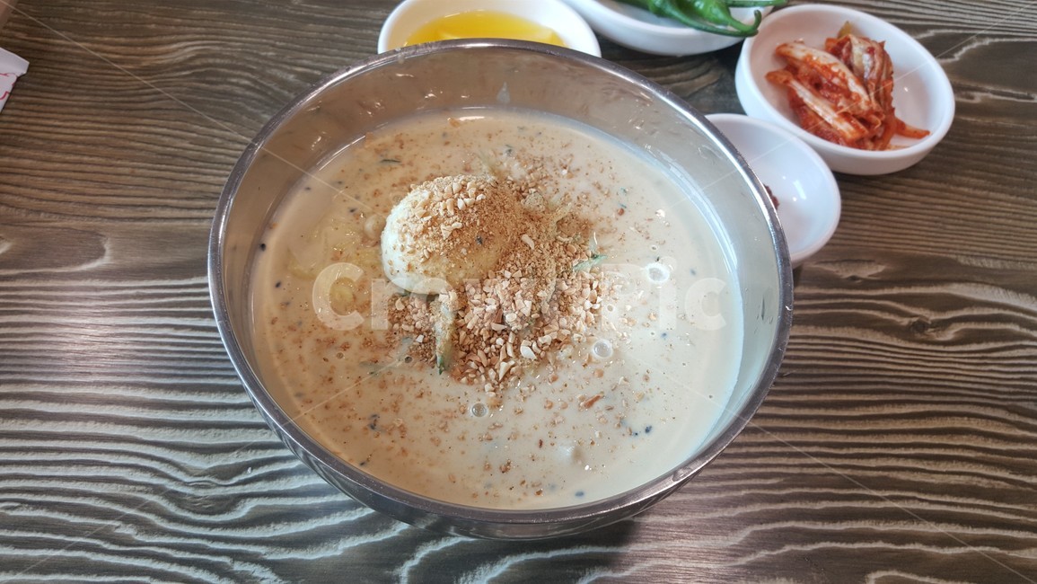 여름,콩국수,시원한,더위,여름음식,콩요리,한국음식,음식,요리,면발,국수,한식,면류,면요리,콩국