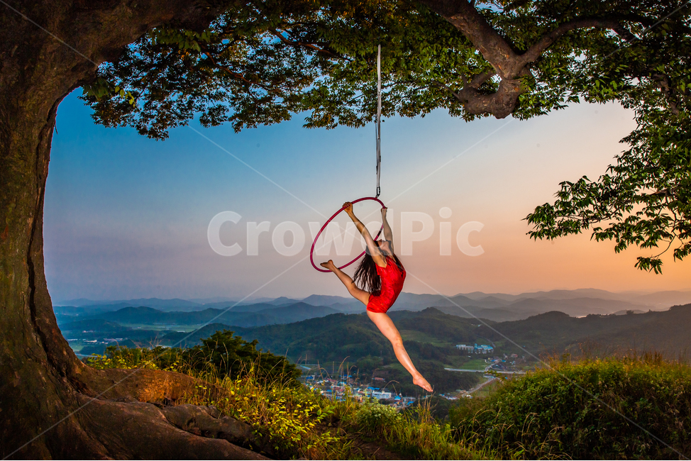 human,인간,person,노을풍경,풍경,에어리얼후프,플라잉,요가,서커스,곡예,aerialhoop,사람,사람,인물,인간,human,person,여성,여자,woman,female,lady