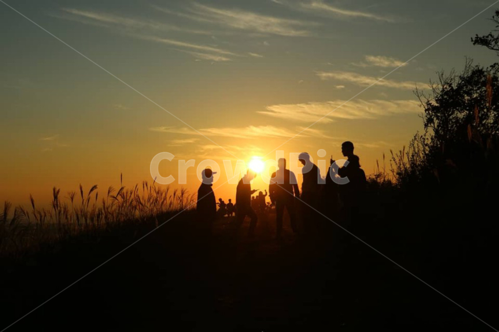 제주도,새별오름,노을,친구,동산,우정,shadow,sunset,sky,sun,구름,cloud,사람들,대중,군중,other people,crowd,인물실루엣,사람실루엣,character silhouette,human silhouette,person,사람,human,인간,nature,자연,outdoors,옥외,sunlight,햇빛,하늘