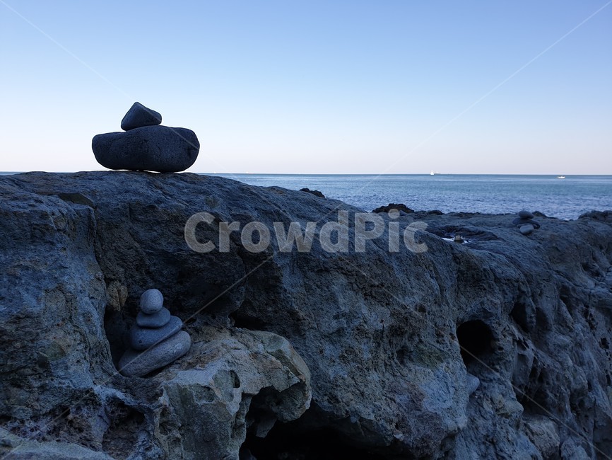 rock,stone,sea,boat,sensibility,바위,돌,배,조각배,감성,바다,현무암