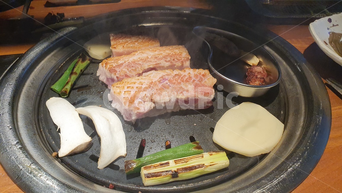 고기,삼겹살,저녁,회식,돼지고기,음식,식재료,요리,food,cook,meal,dishes,food reserves,육류,고기,meat