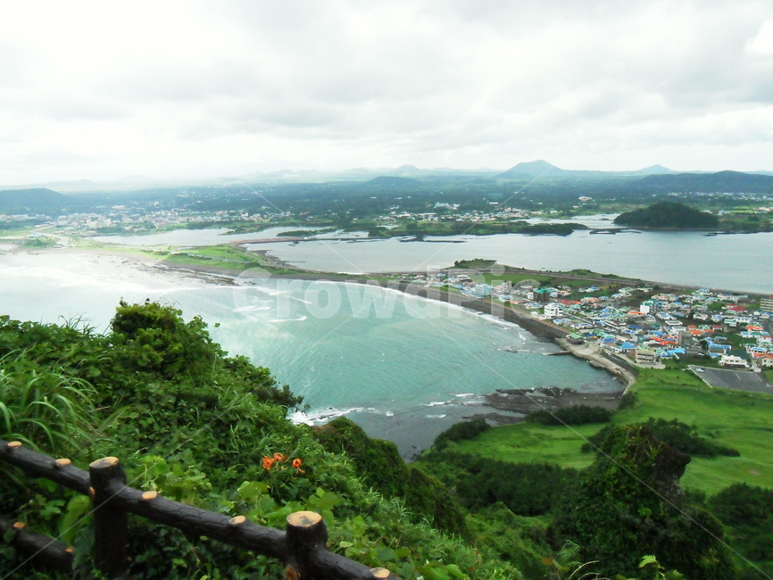 제주성산일출봉,성산일출봉해변,jejuocean,성산일출봉풍경,제주바다,자연,풍경,nature,landscape,한국자연풍경,한국자연경관,korea nature landscape,제주도,jeju,jeju island,land,땅,outdoors,옥외,경치,scenery,water,물,ocean,대양,sea,바다,shoreline,해안선