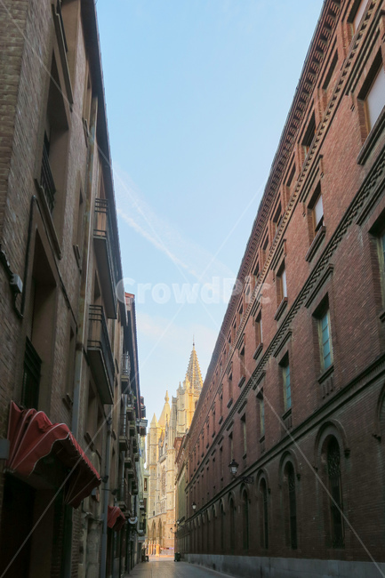 walkway,path,통로,pavement,포장,sidewalk,보도,스페인거리,레온,reón,reon,레온대성당,catedraldereón,catedral,성당,골목길,alley