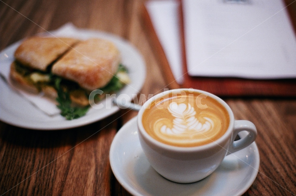 카페,음식,라떼,샌드위치,필름카메라,커피,카페,coffee,cafe,감성,sensible,feeling