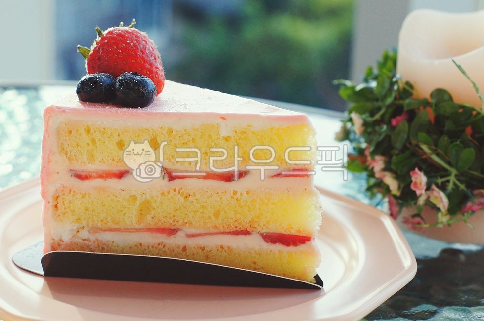pink cake,Strawberry cake,strawberry,strawberrycake,cafe,dessert,Cafe Menu,pinkdessert,pinkcake,pink dessert