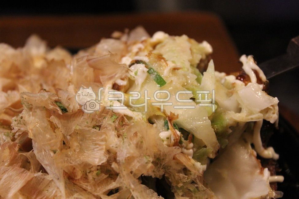 Bindaetteok,Japanese food,okonomiyaki,pancakes,food,Japanese pancakes,cabbage dish,cabbage pancakes,appetizers,teppanyaki,grilled,cooking,Japanese Bindaetteok