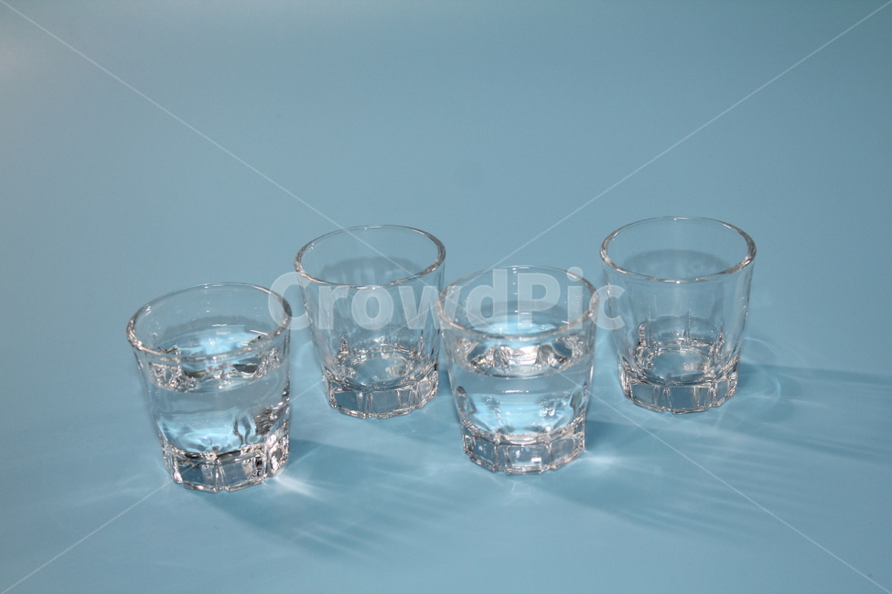 술,술잔,소주,알콜,음주,건배,음료,잔,술,주류,alcohol,사물,물건,오브젝트,thing,object,matter