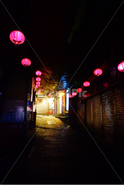 골목길,으슥한,위험,인적드문,홍등,야경,밤,풍경,nightscape,night,landscape,road,도로,city,시티,street,거리,building,건물,town,도시,urban,어반
