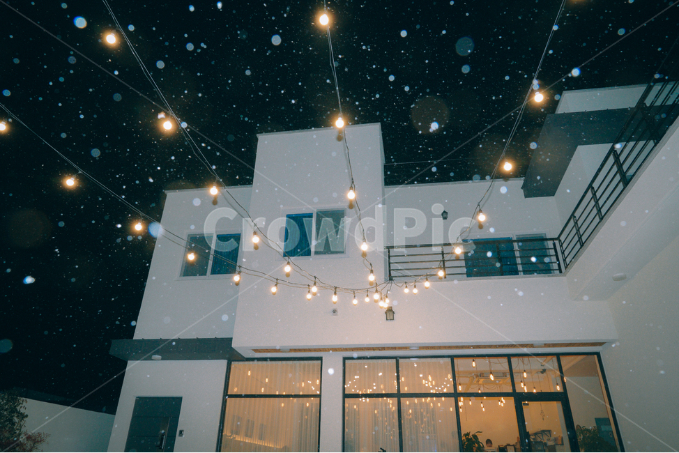 눈,카페,밤,겨울,조명,분위기,겨울밤,눈오는날,눈오는밤,겨울,계절,winter,season,야경,밤,풍경,nightscape,night,landscape,감성,sensible,feeling,건축물,건물외관,exterior,building,structure,architecture,construction,nature,자연