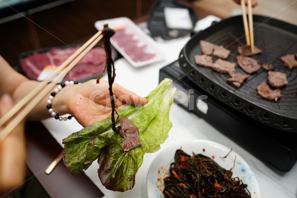 고기,한우,소고기,육식,육류,식사,안주,먹거리,한식,집밥,불판,구이