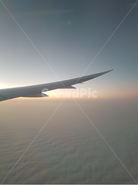 날개,sky,비행기,창가,구름,햇빛,cloud,하늘,풍경,해외여행,여행,travel,sunset,교통,교통수단,traffic,transportation