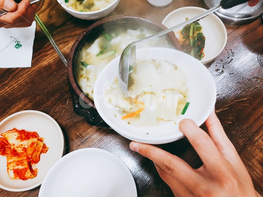 외식,나눔,뜨거운음식,떠먹기,회식,음식,식재료,요리,food,cook,meal,dishes,food reserves,한식,한국음식,한국요리,korean food,korean dishes,korean meal,korean cook