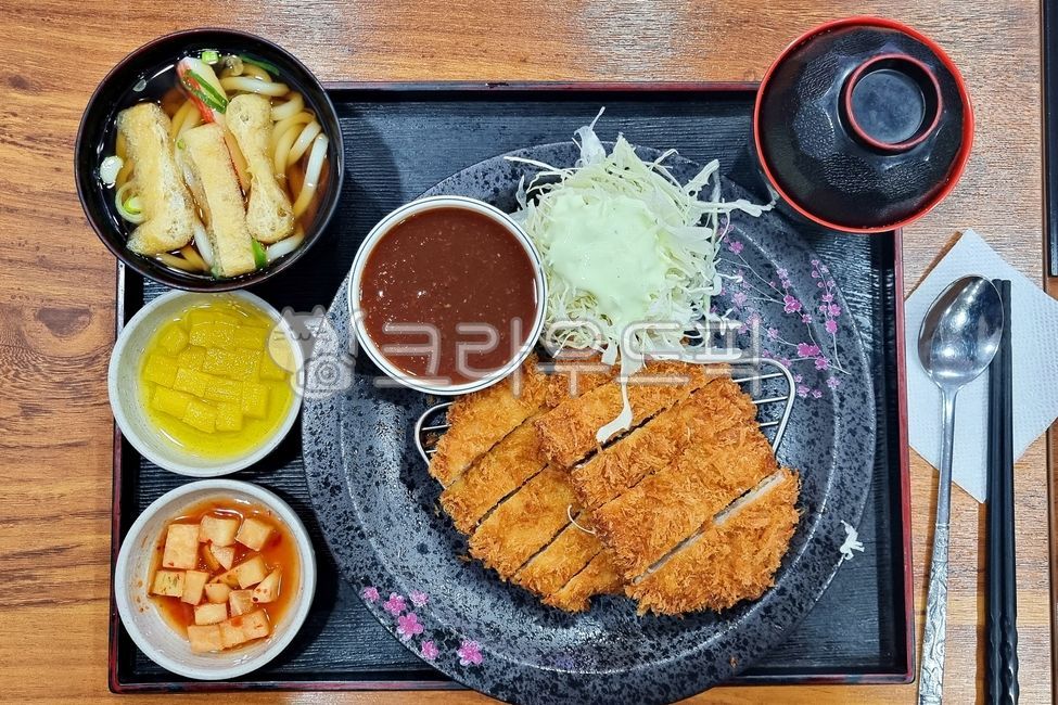Tonkatsu,lunch,Udon,Japanese Tonkatsu,pork cutlet,Pork cutlet set,food