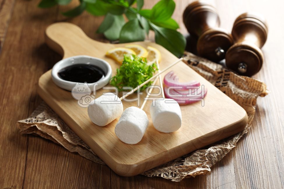 Marshmallow,marshmallow,dessert,snack,sweet snack,sweet food,camping snack,fire snack,chocolate dessert,dessert dish,cafe menu,dessert menu,restaurant promotion