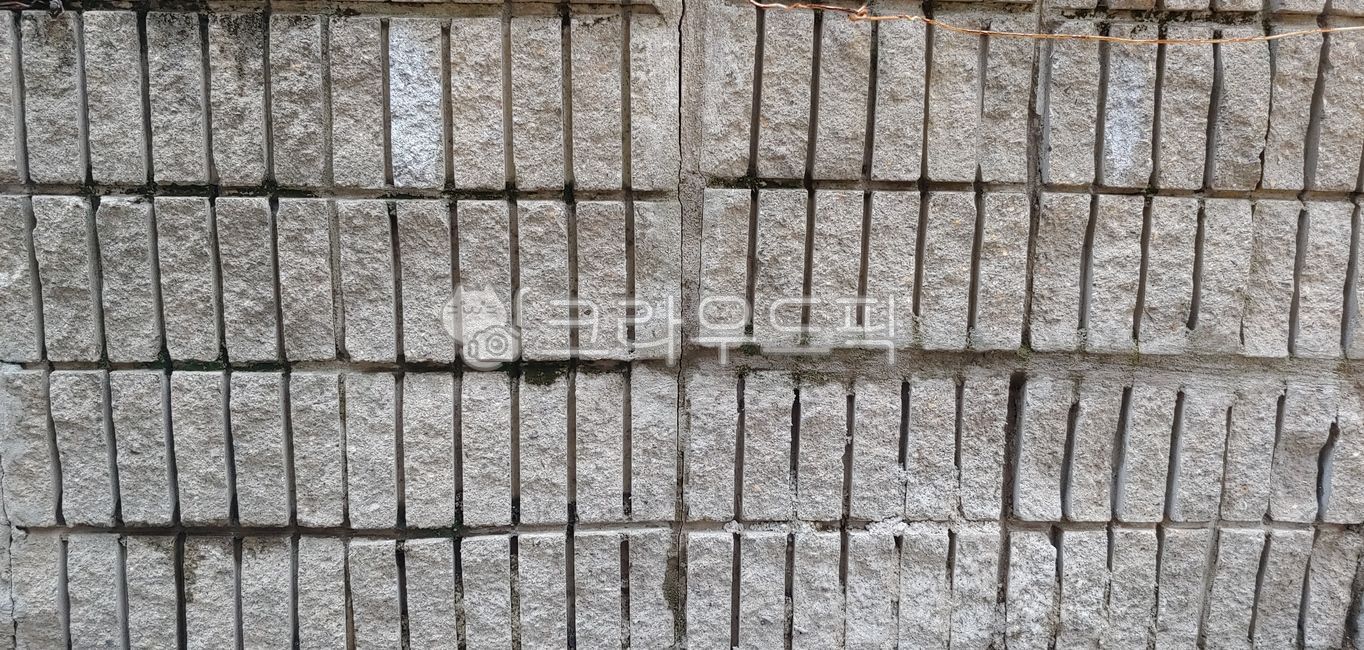 vertical line,brick wall,background,horizontal line,scratched,vintage,brick,wall
