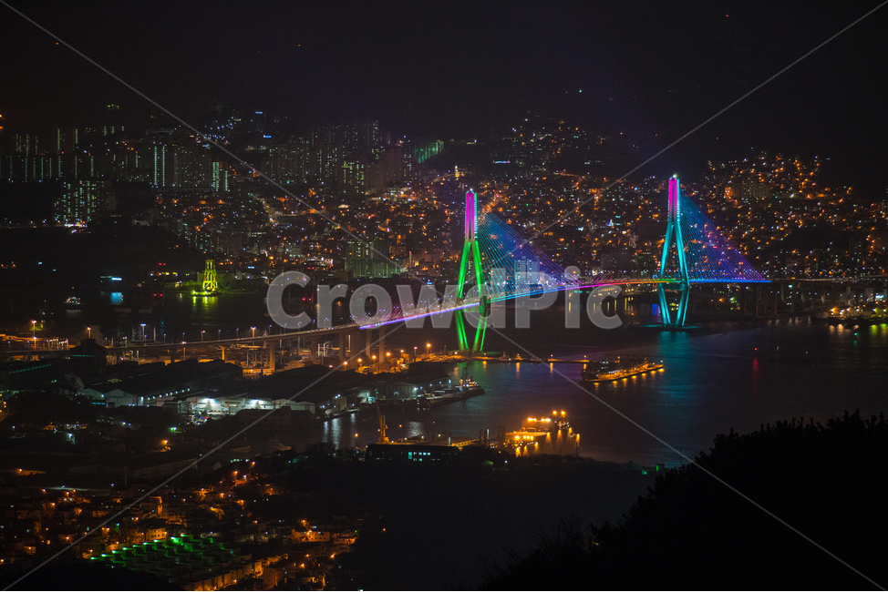 야경,도시,도심,불빛,아파트,고층건물,밤,스카이라인,빌딩숲,대도시,건축물,city,night,대교,다리,야경,밤,풍경,nightscape,night,landscape,도시,city,한국도시풍경,한국도시경관,korea cityscape,건축물,건물외관,exterior,building,structure,architecture,construction,light,빛,laser,원자 램프