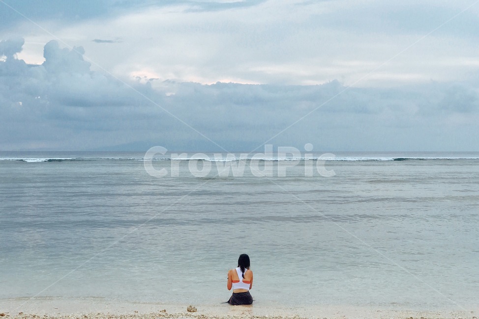 발리,길리,바다,휴양지,뒷모습,여자,여성,여성,여자,woman,female,lady,여행,휴가,traveling,vacation,trip