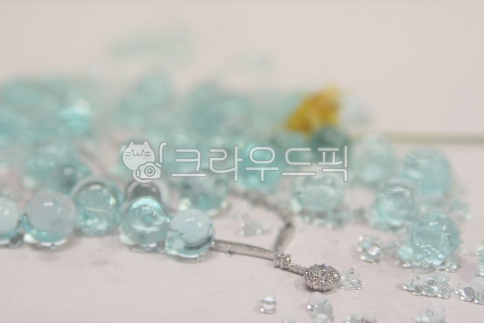 air freshener,ring,Geumeunbang,high price,necklace,Diamond,aromatic,precious metals,gold,diamond,Spoon,spoon,jeweler,glass bowl