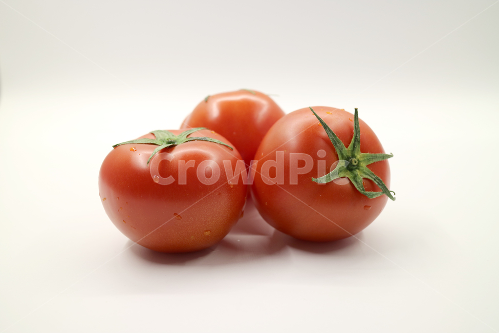 토마토,빨간토마토,완숙토마토,야채,채소,음식,식재료,음식재료,요리재료,샐러드,신선한,빨강,오브젝트,누끼,농산물,유기농,바이오,건강,웰빙,다이어트,리코펜,라이코펜,음식,식재료,요리,food,cook,meal,dishes,food reserves,채소,야채,vegetables