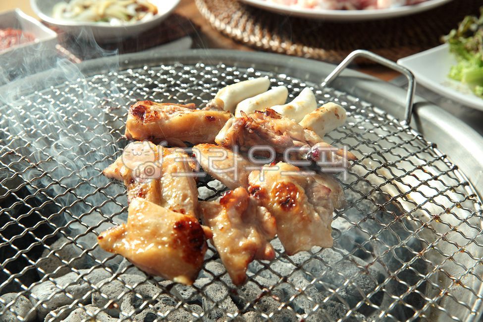 Grilled Dakgalbi,chicken,Chicken dishes,local food,Chuncheon Grilled Chicken Ribs,rib,Seasoned charcoal grill,Seasoned ribs,Seasoned Chicken Ribs,BBQ,Chuncheon Charcoal Grilled Chicken Ribs,Korean food,fire,cooking,Chicken Ribs,delicacy,roast,Charcoal gri