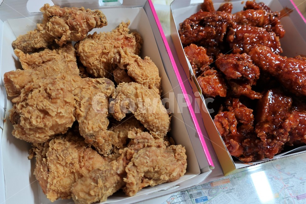치킨,양념,후라이드,배달,음식,튀김,통닭,야식,치맥,닭고기,닭다리,음식,식재료,요리,food,cook,meal,dishes,food reserves,육류,고기,meat