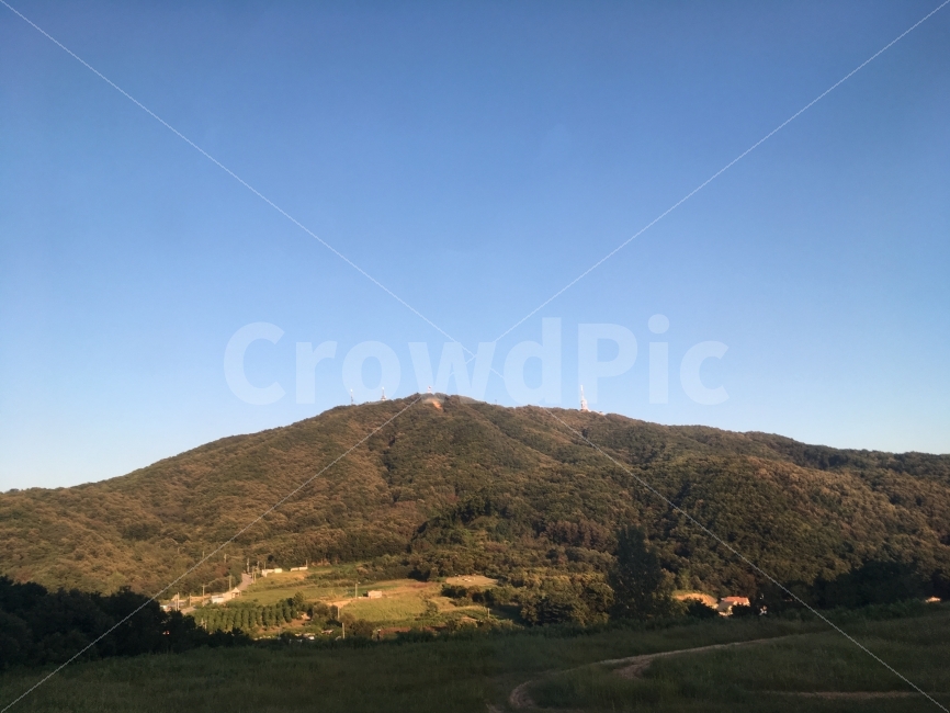 산,하늘,마을,조화로움,고요,퇴근길,Sky,Mountian,자연,풍경,nature,landscape,outdoors,옥외,hill,언덕