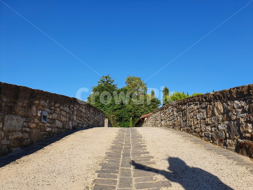 blue sky,camino,caminodesantiago,shadow,Camino,bluesky,pilgrim,stonebridge,santiago,sight,stone bridge,pilgrims path,landscape