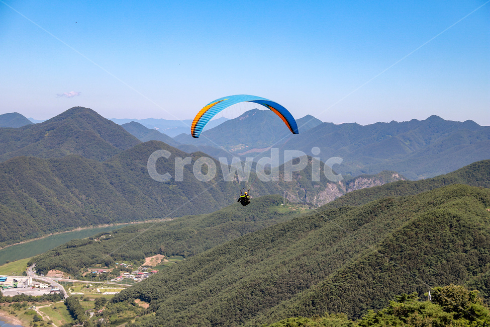 패러글라이딩,산정상,단양군,두산리,패러,글라이딩,자연,풍경,nature,landscape,사람,인물,인간,human,person,스포츠,레저,운동,sports,leisure,exercise,leisure activities,레저 활동,adventure,모험,gliding,활공