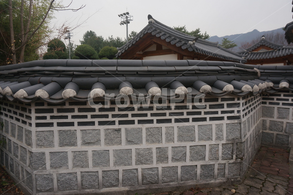 한옥,전통가옥,돌담,한국전통가옥,옛날집,한국적,기와,한옥집,한국전통,한국문화,korean traditional,korean culture,건축물,건물외관,exterior,building,structure,architecture,construction