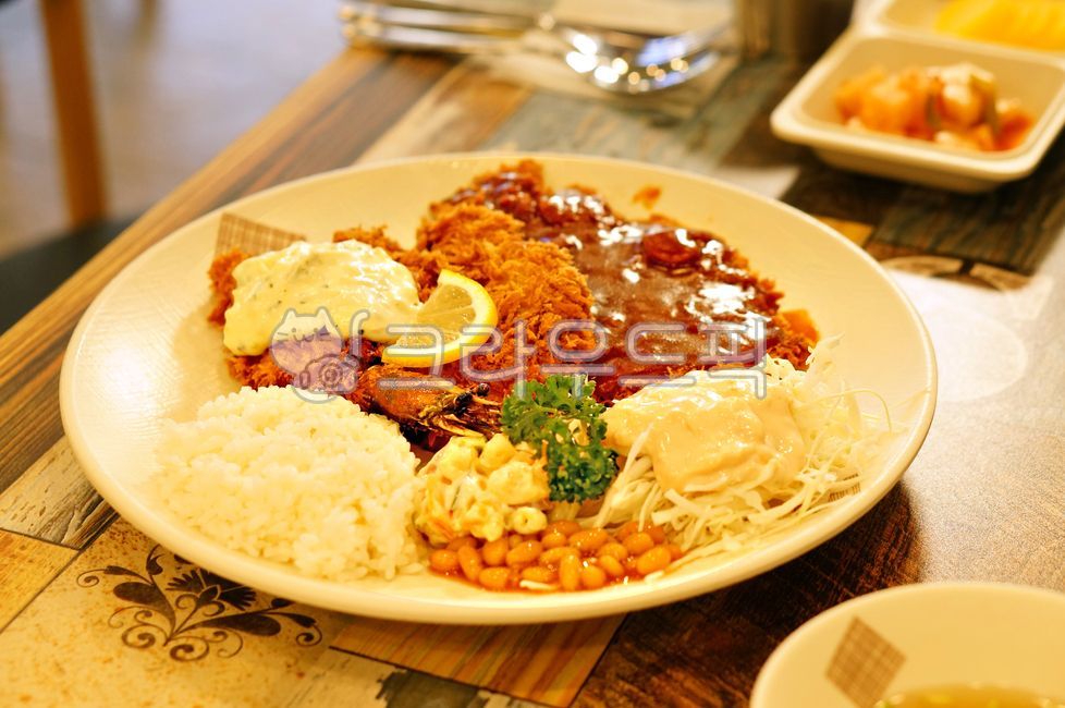 돈가스,돈까스,왕돈까스,왕돈가스,옛날돈가스,brunch,브런치,food,음식,경양식돈가스,옛날돈까스,레스토랑,경양식,점식,돼지고기,dish,그릇,meal,식사