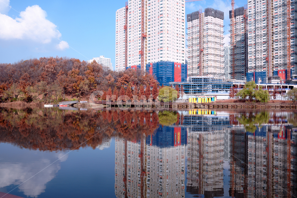 호수,자연,아파트,가을,반영,가을,계절,fall,autumn,season,도시,풍경,city,landscape,한국도시풍경,한국도시경관,korea cityscape,building,건물,high rise,고층 건물,시티,town,urban,어반,condo,콘도,housing,주택,apartment building