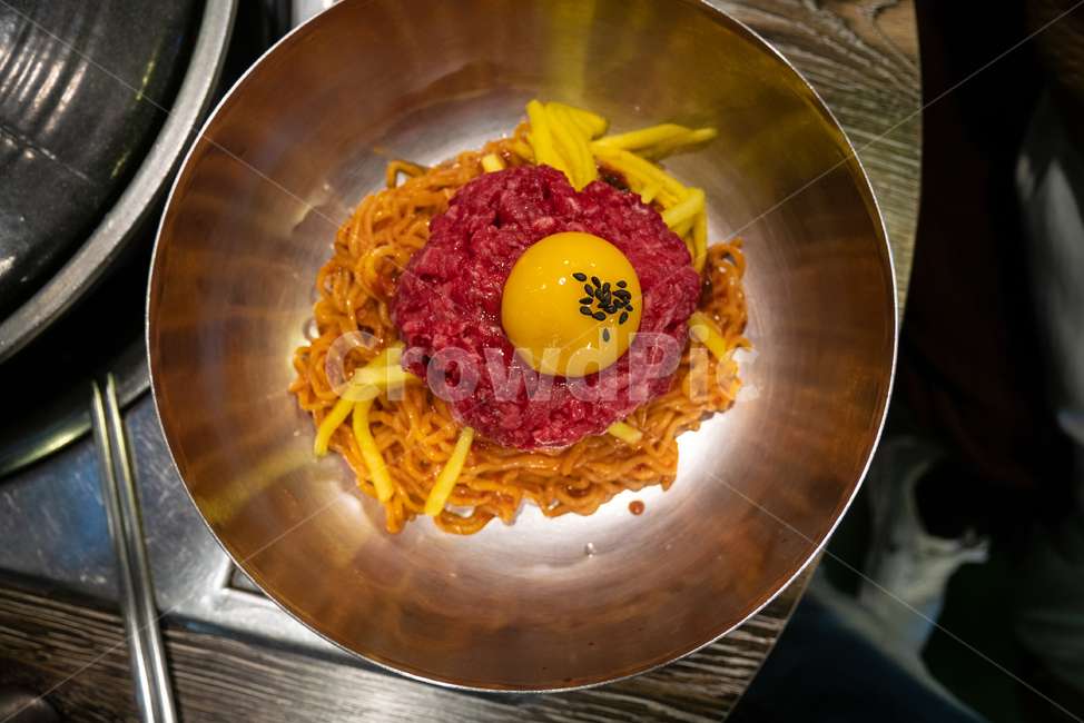 육회,노른자,비빔면,면,계란,음식,식재료,요리,food,cook,meal,dishes,food reserves,면류,면요리,noodles,한식,한국음식,한국요리,korean food,korean dishes,korean meal,korean cook