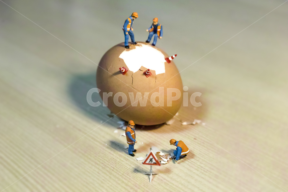 계란,달걀,공사,공사중,삶은계란,미니어처,plasticpeople,주의,작업,작업중,조각상,동상,석상,조형물,statue,bronze statue,stone statue,음식,식재료,요리,food,cook,meal,dishes,food reserves,산업,industry,industrial,사물,물건,오브젝트,thing,object,matter,연출,컨셉,콘셉,direction,concept