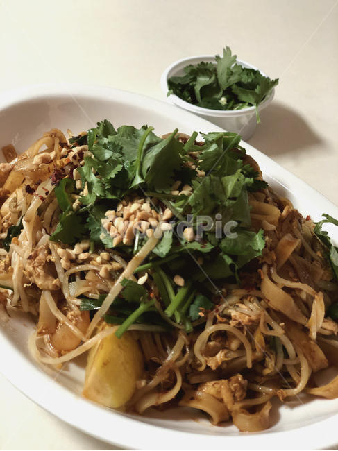 팟타이,thai,푸드,dish,coriander,고수,실란트로,cilantro,pasta,파스타,food,음식,noodle,국수