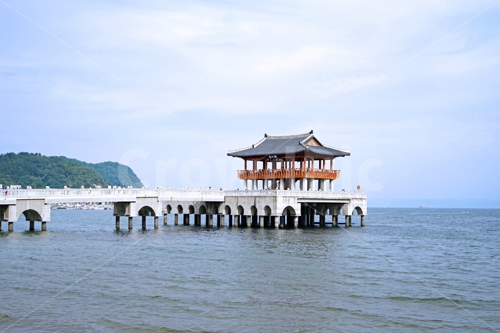 한국,한국적,바다,정자,해수욕장,포항,다리,여행,trip,travel,travelling,배경,배경사진,감성사진,평화로운,분위기,차분한,차분함,평화로움,풍경,풍경사진,scene,ambience,atmosphere,calm,peaceful,tranquil,still,background,view,landscape,scenery,자연,풍경,nature,landscape,한국전통,한국문화,korean traditional,korean culture,water,물,waterfront,워터 프론트,pier,교각,port,포트