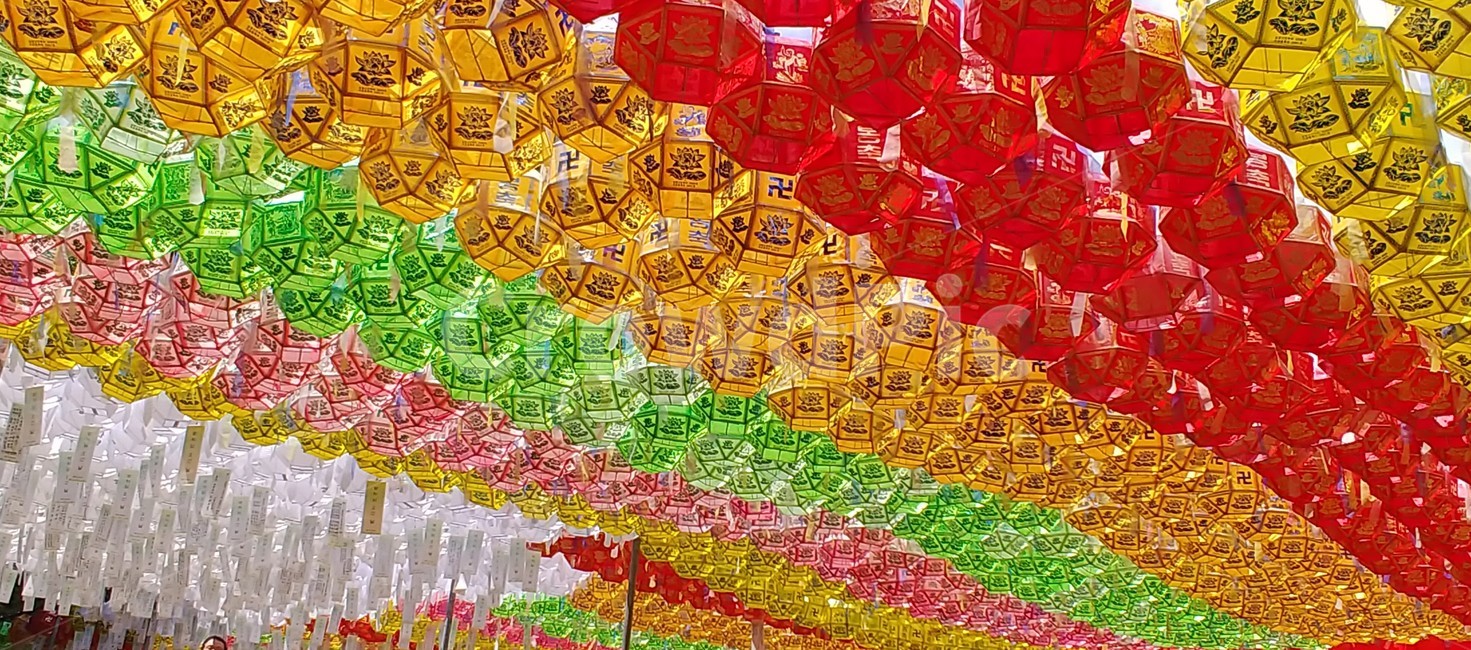 연등,불교,부처님오신날,석가탄신일,절,사찰,한국전통,한국문화,종교,신앙,기념일,화려,알록달록,축제,문화,행사,종교,신앙,religion,belief,faith,축제,행사,festival,carnival,event