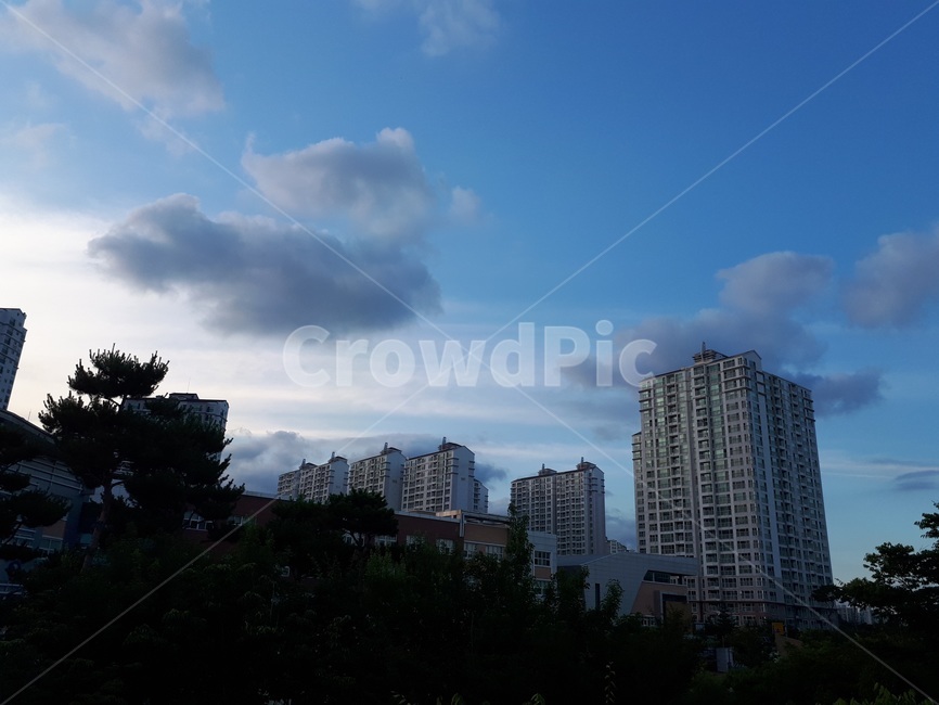 건물,하늘,구름,아름다운,파란하늘,building,sky,cloud,beautiful,bluesky