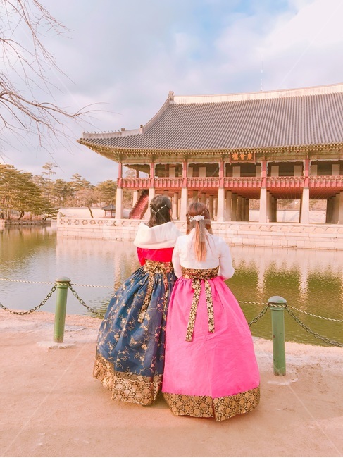 한복,사람,전통의상,여자,감성사진,소녀,색감,경복궁,궁,한국전통,한국문화,koreantraditional,koreanculture,한국전통의상,hanbok,인물,인간,여성,human,person,woman,female,lady,감성,sensible,feeling,한국전통,한국문화,korean traditional,korean culture,한복,한국전통의상,hanbok,korean traditional clothes,랜드마크,landmark,tourist attraction,한국랜드마크,한국관광지,한국명소,korea landmark,korea tourist attraction,사람,인물,인간,human,person,여성,여자,woman,female,lady,친구,우정,friendship,companion