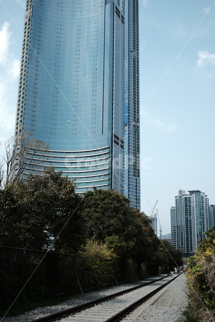 부산,기찻길,기차,선로,건물,빌딩