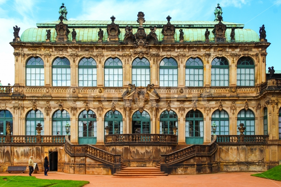 드레스덴,Dressden,독일,유럽,동유럽,츠빙거궁전,쯔빙거궁전,유적,문화유산,Zwinger,유럽여행,세계여행,파란,하늘,구름,여행지,여행,관광지,관광,건축불,바로크,작센주,유명한,랜드마크,고풍스런,해외,외국,세계,foreign,oversea,world,랜드마크,landmark,tourist attraction