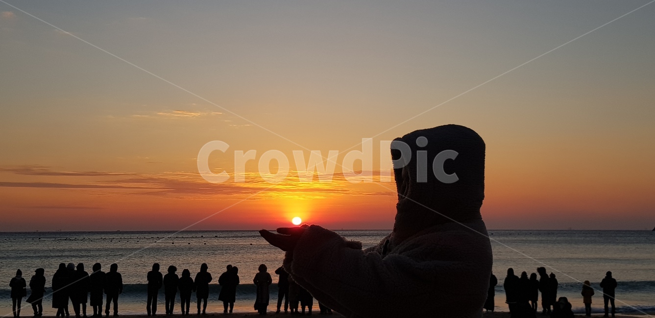 nature,자연,human,인간,person,사람,outdoors,옥외,dusk,황혼,sky,하늘,sunset,일몰,dawn,새벽,redsky,붉은하늘,실루엣,인물실루엣,사람실루엣,character silhouette,human silhouette